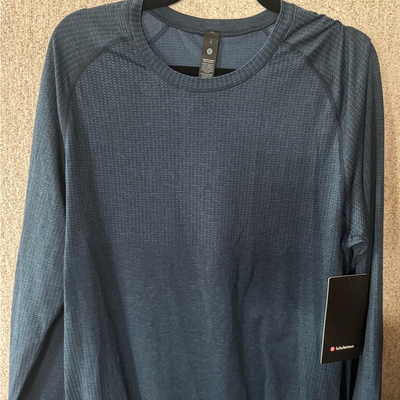 lululemon athletica Other - Lululemon Metal Vent Tech Long sleeve, size Large. Sold out color!